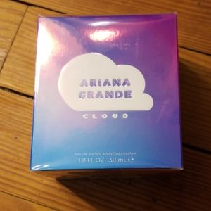 Ariana Grande Cloud single